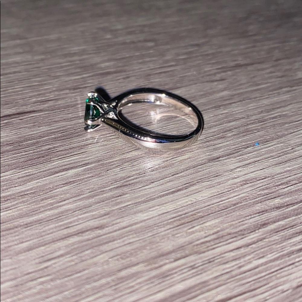 Emerald Green Solitaire Silver Ring - image 8